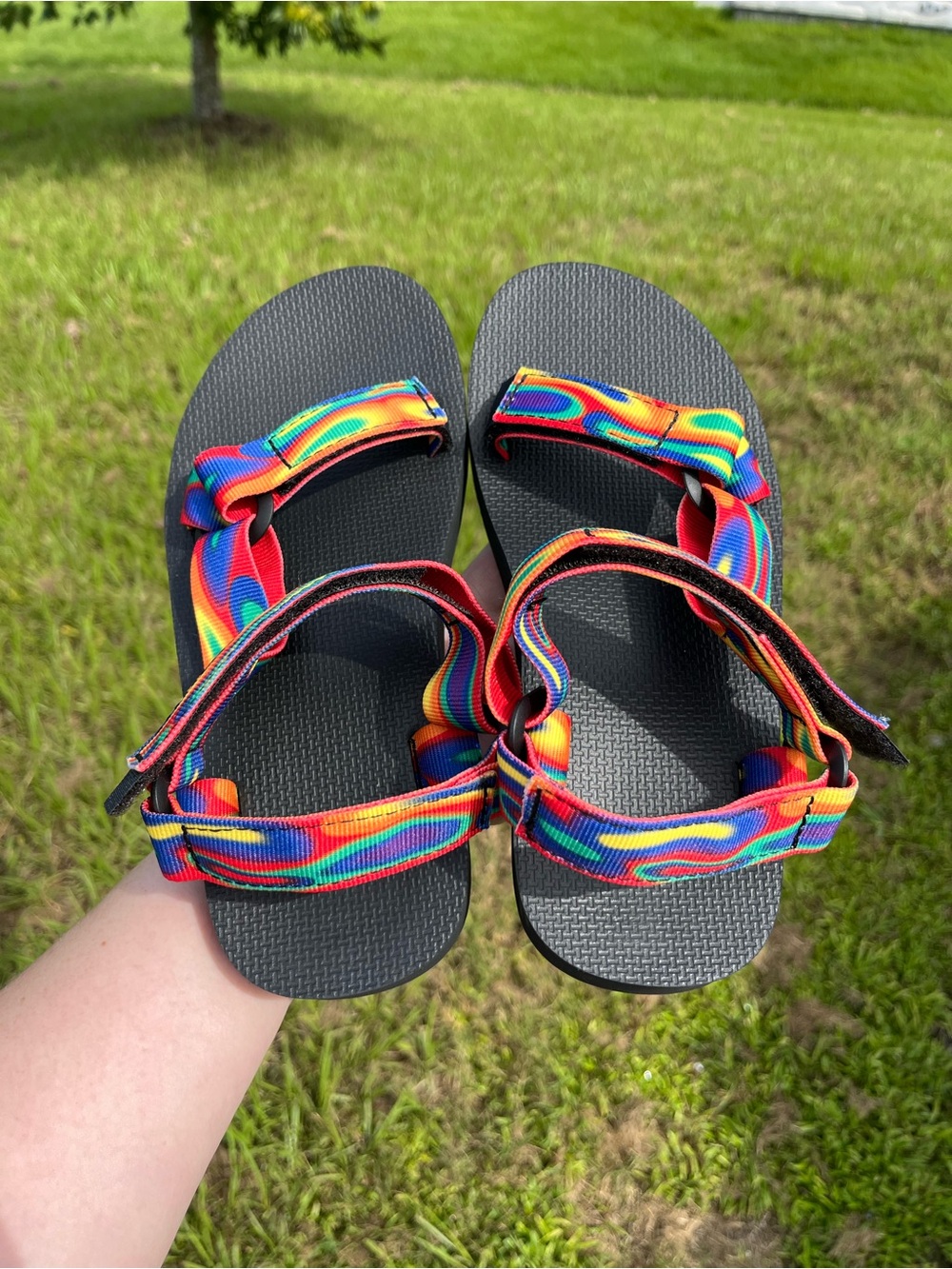 NWOT Teva Universal Rainbow Strap Sandals - Womans 7/Mens 5